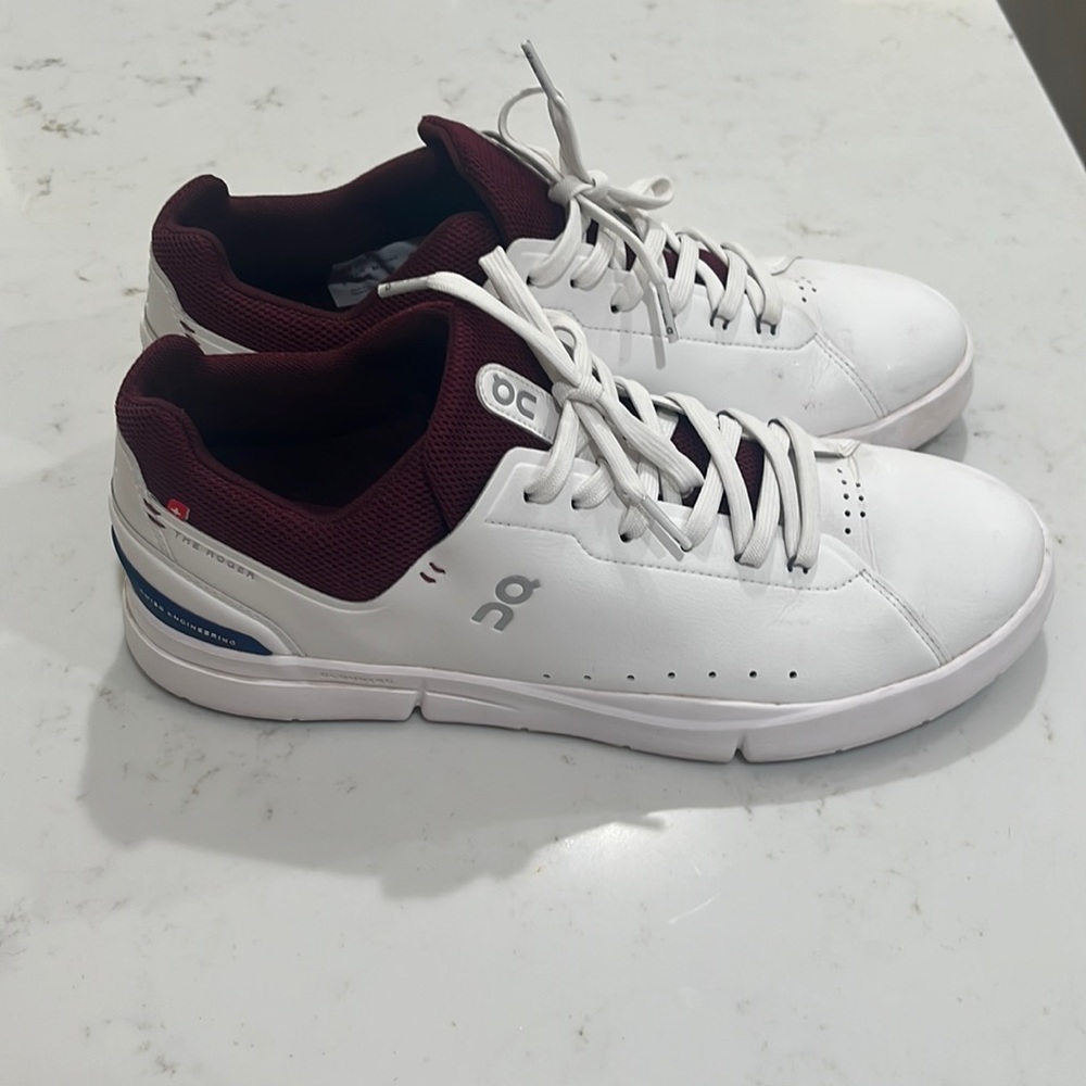 Men’s On The Roger Running Shoes 11.5